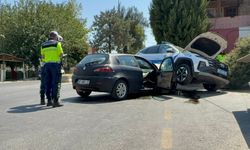 Nazilli’de polis aracıyla otomobil çarpıştı! 2 kişi yaralandı