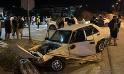Söke’de motosiklet iki otomobilin arasında kaldı: 18 yaşındaki genç hayatını kaybetti