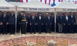 Aydın’da Cumhuriyet Bayramı coşkusu çelenk töreniyle başladı