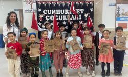 Kızılcaköy’de minikler Cumhuriyet’i köy halkına heyecanla duyurdu