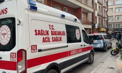 Dernek girişinde ölü bulundu