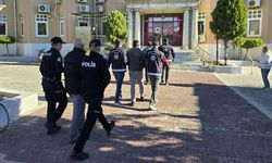 Didim’de 25 düzensiz göçmen yakalandı: 3 kişi tutuklandı