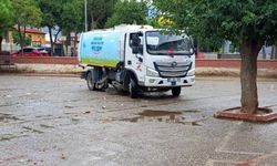 Efeler’de semt pazarlarında temizlik mesaisi