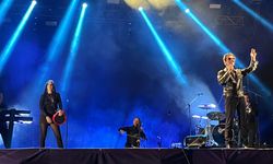 Teoman hayranlarını kırmadı! Aydınfest’te imzalı jest