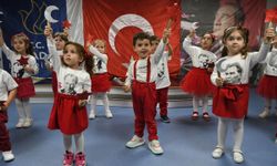 Kuşadası’nda Cumhuriyet coşkusu miniklere emanet
