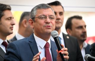 CHP Genel Başkanı Özel, partisinin Antalya'daki toplantısında konuştu