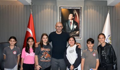 Öğrencilerden Başkan Zencirci’ye sürpriz ziyaret