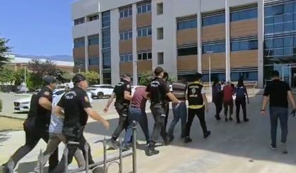 İzmir'de fuhuş operasyonunda 3 şüpheli tutuklandı