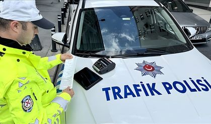 Düğün konvoyunda trafiği kapatan sürücüye para cezası