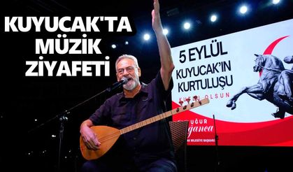 Kuyucak'ta müzik ziyafeti: Tolga Çandar sahne aldı