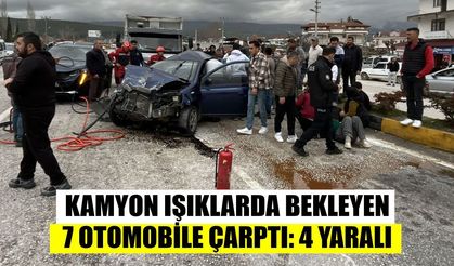 7 araç birbirine girdi, 4 yaralı