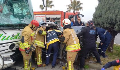 Kavşaktaki kazada 6 kişi yaralandı