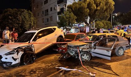 Direksiyon başında kalbi durdu: Park halindeki araçlara çarpıp hayatını kaybetti