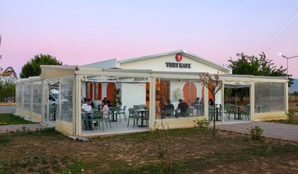Gençlerin yeni adresi: Yurt Kafe ve Işıklı Parkı yoğun ilgi görüyor