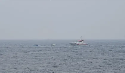 Alabora olan teknede can pazarı: 3 kişi kurtuldu, 3 kişiden haber yok