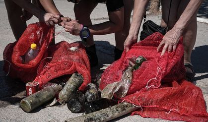 Didim’de denizin dibinden çıkanlar şaşırttı: Dalgıç çift harekete geçti