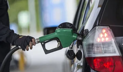Akaryakıtta rekor zam: Motorin litre fiyatı 90 lirayı aşıyor