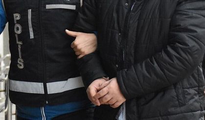 Belediye başkanı ve oğlu tutuklandı