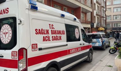Dernek girişinde ölü bulundu