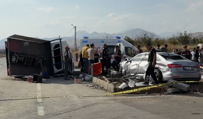 Milletvekilinin bulunduğu konvoy kaza yaptı: 1 ölü, 7 yaralı