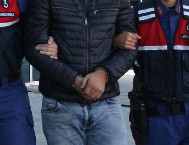 Jandarma motosiklet hırsızlarını yakaladı