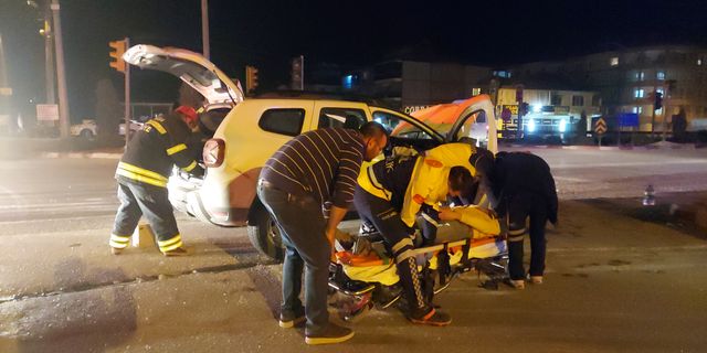 Manisa’daki trafik kazasında 3 kişi yaralandı