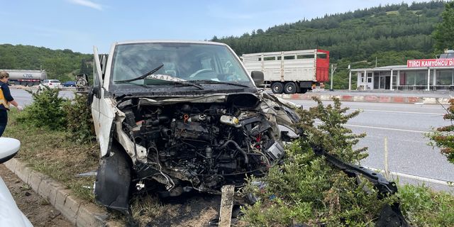 Zincirleme trafik kazasında 12 kişi yaralandı