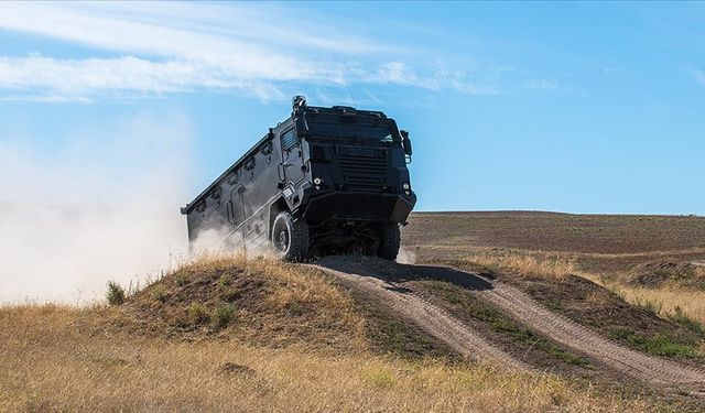 Türk savunma sanayisince üretilen "VURAN" zırhlı araçları Gürcistan ordusuna teslim edildi