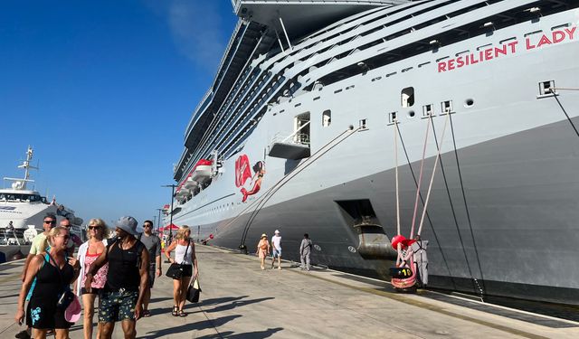 Bodrum'a iki kruvaziyerle 3 bin 162 yolcu geldi