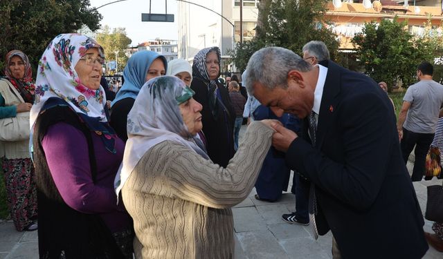 Koçarlılı umreciler dualarla uğurlandı