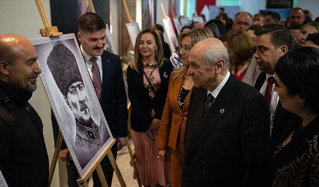 Bahçeli "Yeni Yüzyılın Kara Kalem Sergisi"ni açtı