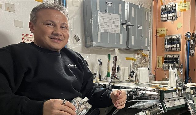 Astronot Gezeravcı, bugün yer çekimsiz ortamın bağışıklık sistemine etkisini araştırıyor