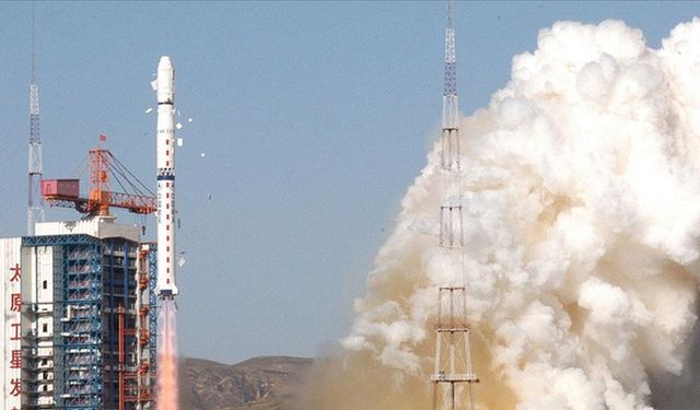 Çin, yeni geliştirdiği Licien-1 roketiyle 5 uydu fırlattı