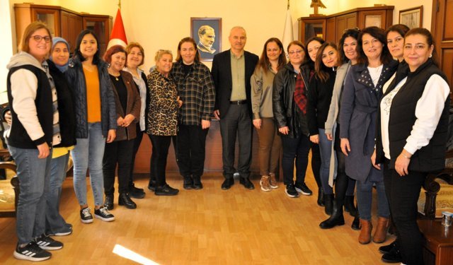 Başkan Kıvrak'a Çineli kadınlardan tebrik ziyareti