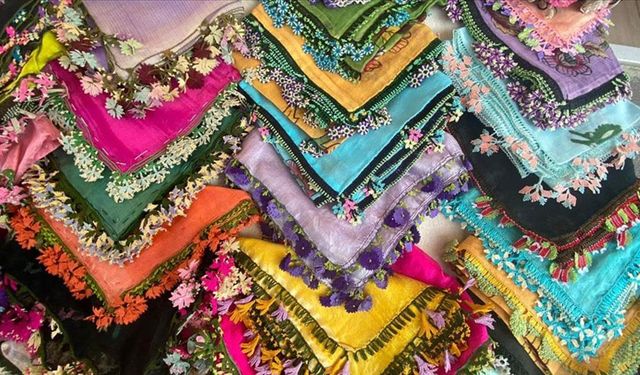 Emekli öğretmen geleneksel el sanatları merakıyla koleksiyon oluşturdu