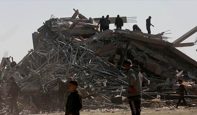 İsrail'in Gazze'ye saldırılarında ölen Filistinlilerin sayısı 25 bini geçti