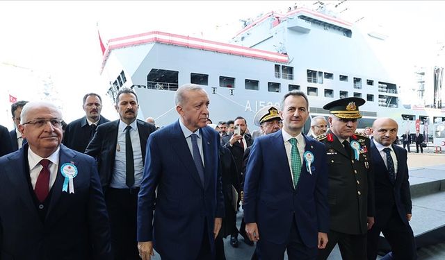 Cumhurbaşkanı Erdoğan'ın katılımıyla Türk Donanması'na dört yeni gemi teslim edildi