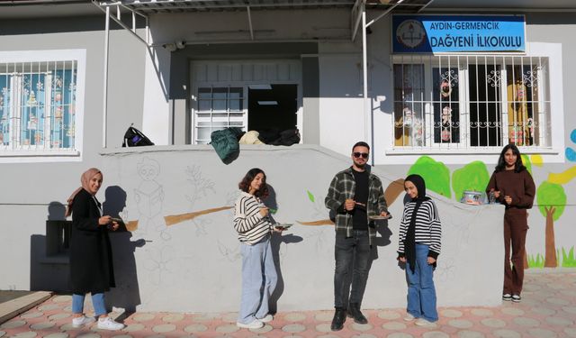Germencik'te gönüllü gençler köy okulunda etkinlik düzenledi