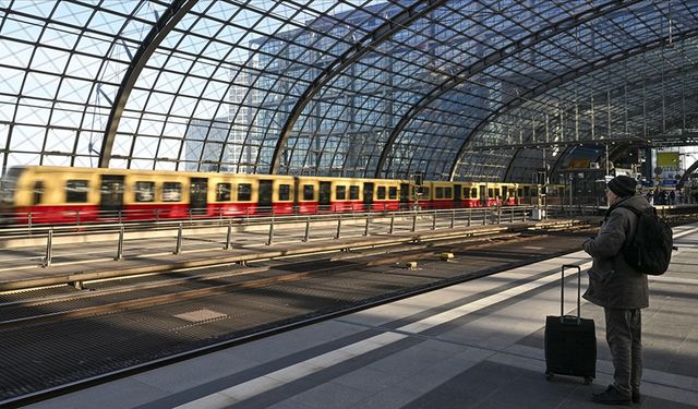 Almanya'da toplu taşıma çalışanları greve gidecek