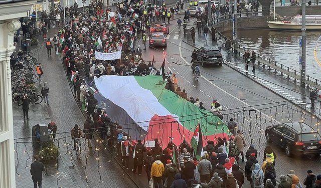 Hollanda'da Filistin'e destek gösterisi düzenlendi