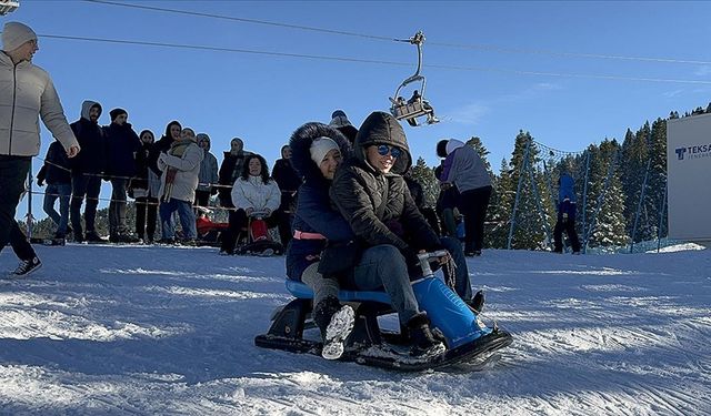 Ilgaz Dağı Kayak Merkezi'nde hafta sonu yoğunluğu yaşanıyor