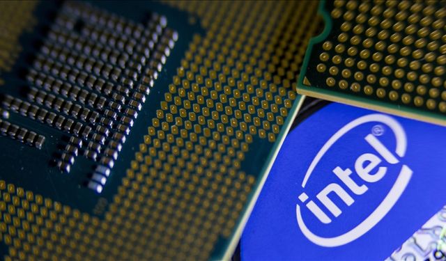 Intel'in geliri geçen yılın son çeyreğinde arttı