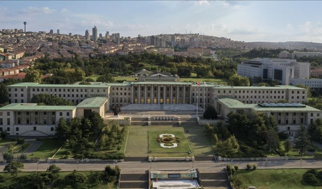 Meclis lokantalarının atıkları barınaktaki hayvanlara yiyecek, bitkilere gübre oluyor