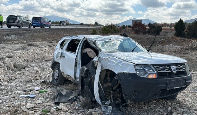 Kütahya'da devrilen otomobilin sürücüsü hayatını kaybetti