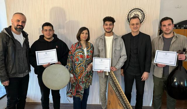 ADÜ Geleneksel Türk Müziği Bölümü öğrencileri TRT Gençlik Korosunda