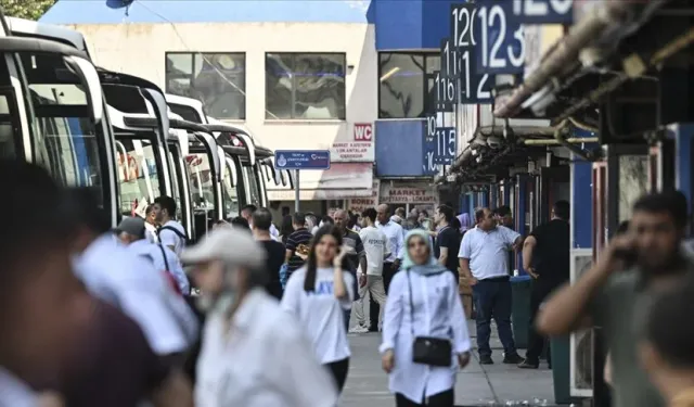 Fahiş fiyatlarla bilet satan otobüs firmalarına 5,3 milyon lira ceza kesildi