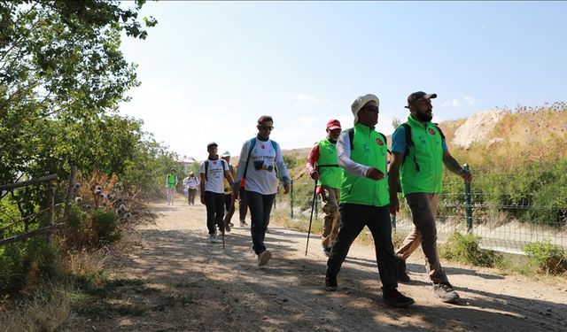 Doğaseverler hareketli yaşamı özendirmek için 51 kilometre yürüdü