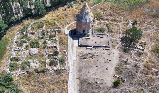 Van Gölü'nden çıkarılan Selçuklu mezar taşları ait oldukları yere taşındı