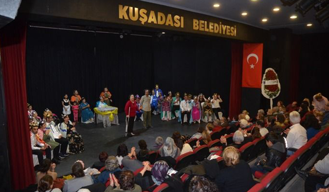 Kuşadası Belediye Tiyatrosu eğitimlere başlıyor