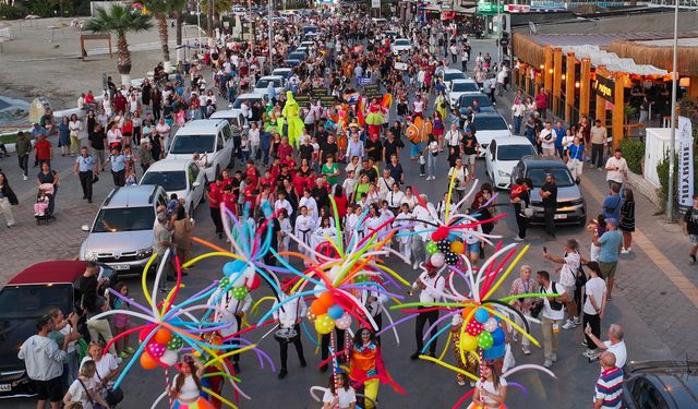 Kuşadası Sokak Festivali coşkusu uluslararası arenaya taşındı